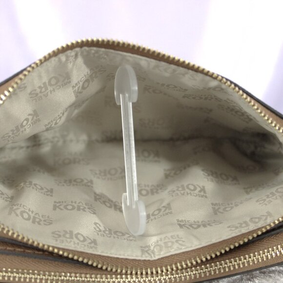 Michael Kors Jet Set Studded Tote + New Jet Set Travel Wristlet Luggage - Picture 11 of 16